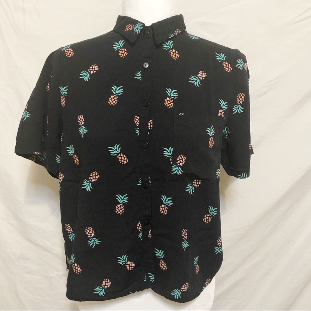 ❌SOLD❌Love Notes Pineapple Button Down - Picture 1 of 4
